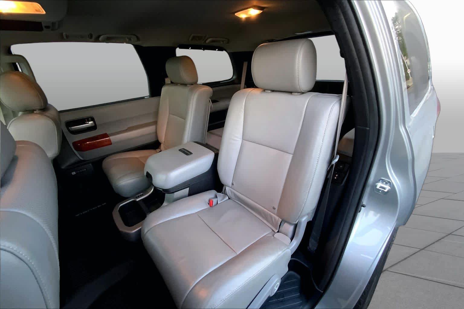 Used 2020 Toyota Sequoia Platinum RWD image 19