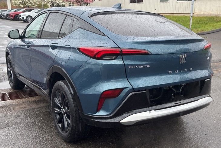 Used 2024 Buick Envista Sport Touring w/ Convenience I Package FWD image 4