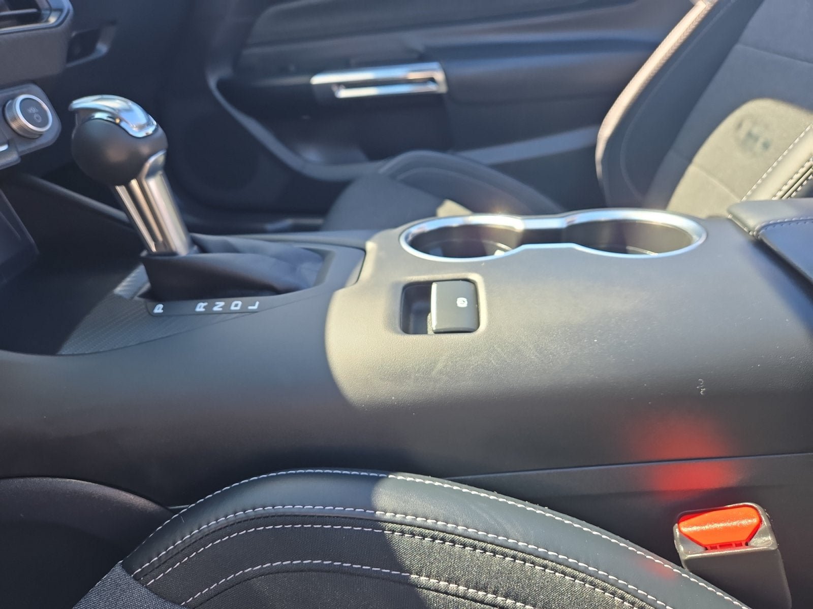 Used 2025 Ford Mustang Convertible RWD image 22