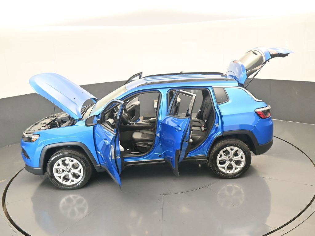 Used 2025 Jeep Compass Latitude AWD/4WD image 66