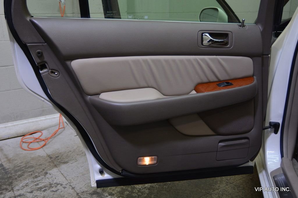 Used 2004 Acura RL image 9