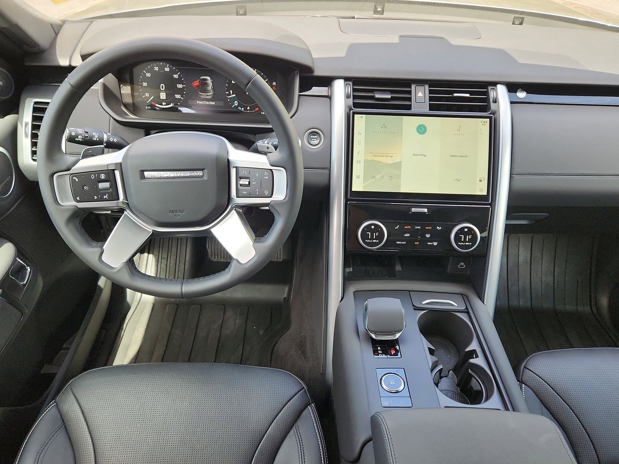 Certified 2025 Land Rover Discovery S image 13