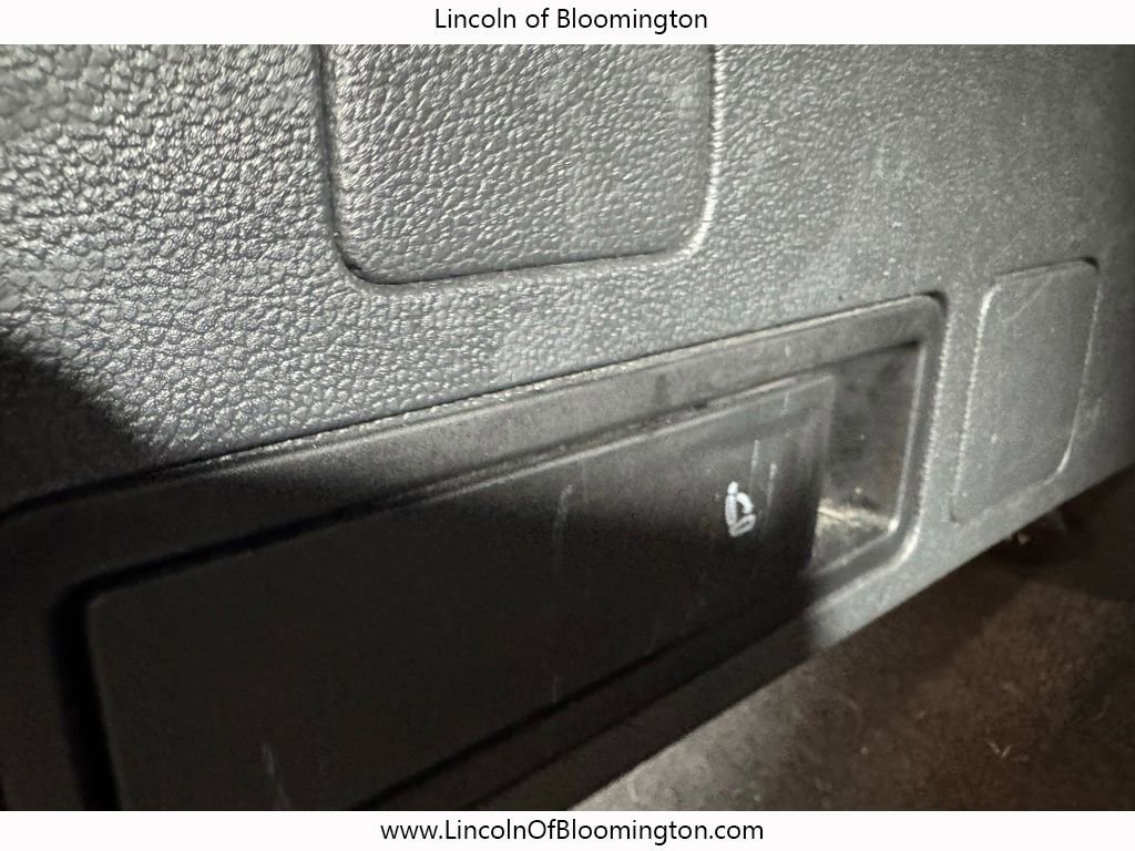 Used 2018 Volkswagen Tiguan SE image 28