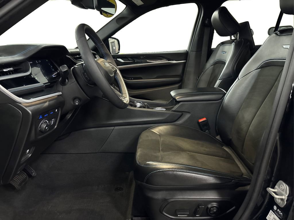 Used 2024 Jeep Grand Cherokee Trailhawk w/ Advanced Protech Group II image 9