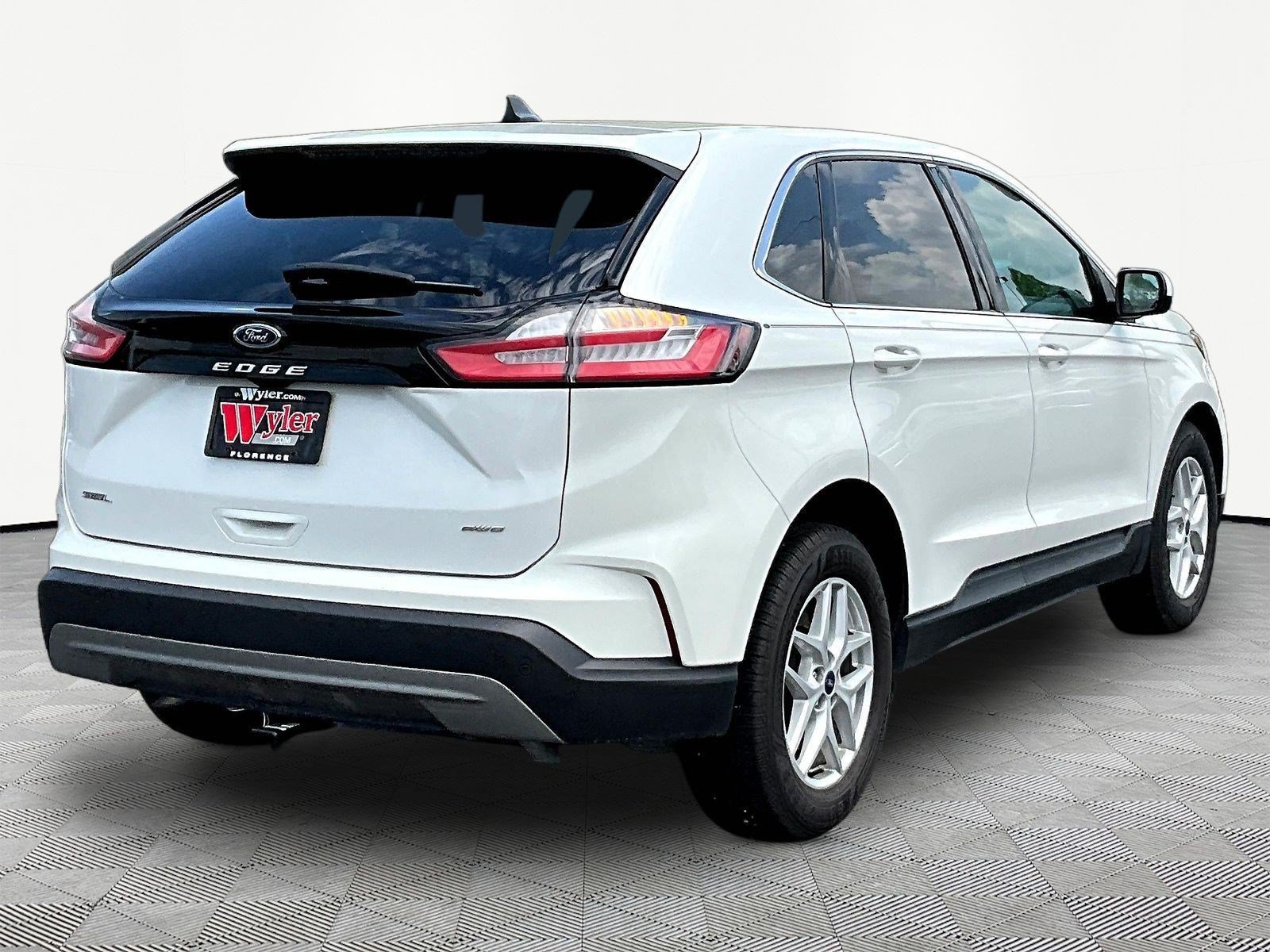 Used 2022 Ford Edge SEL w/ Convenience Package AWD/4WD image 6