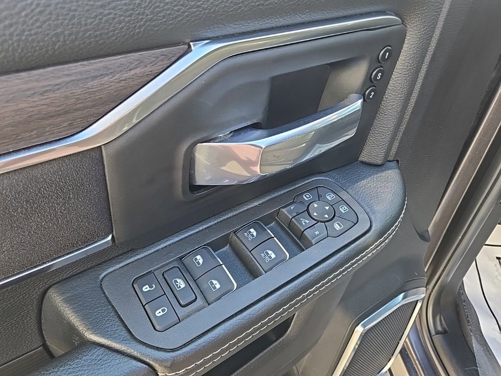 Used 2025 RAM 3500 Laramie w/ Sport Appearance Package AWD/4WD image 19