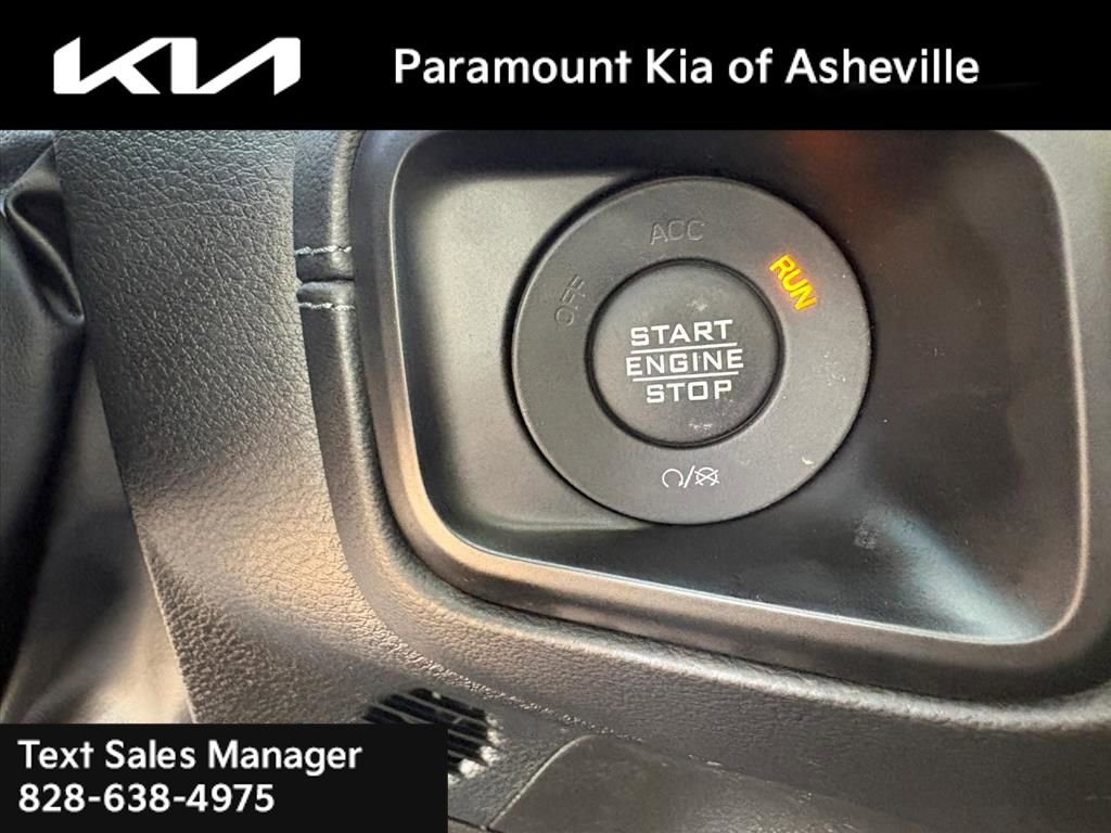 Used 2024 Jeep Wrangler Sahara image 12