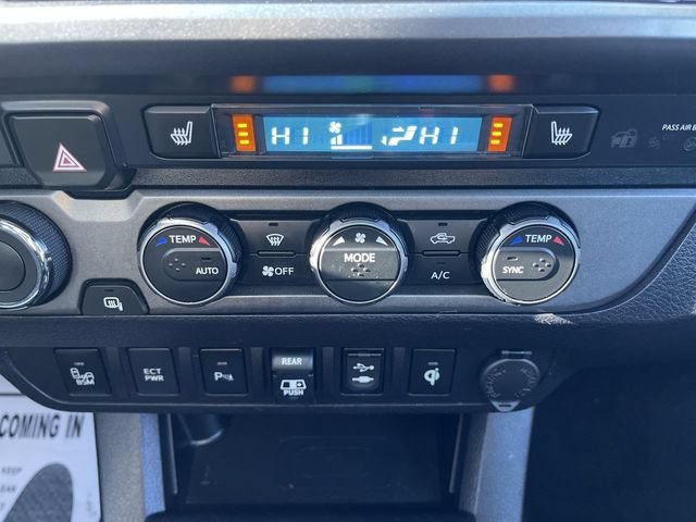 Used 2019 Toyota Tacoma TRD Sport AWD/4WD image 19
