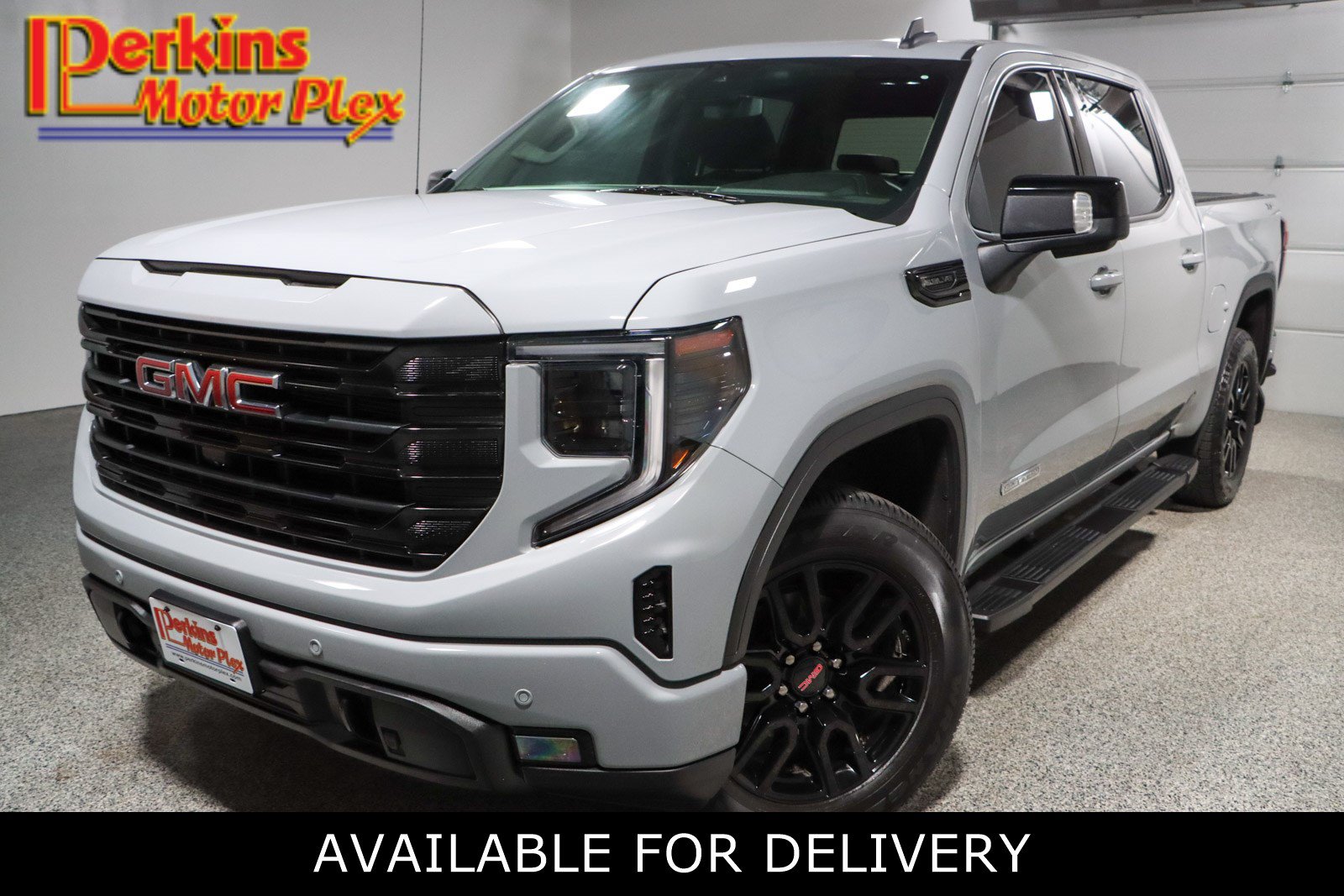 Used 2024 GMC Sierra 1500 Elevation w/ Elevation Premium Package AWD/4WD image 1