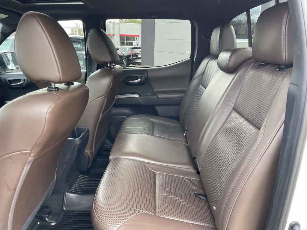 Used 2019 Toyota Tacoma Limited image 11