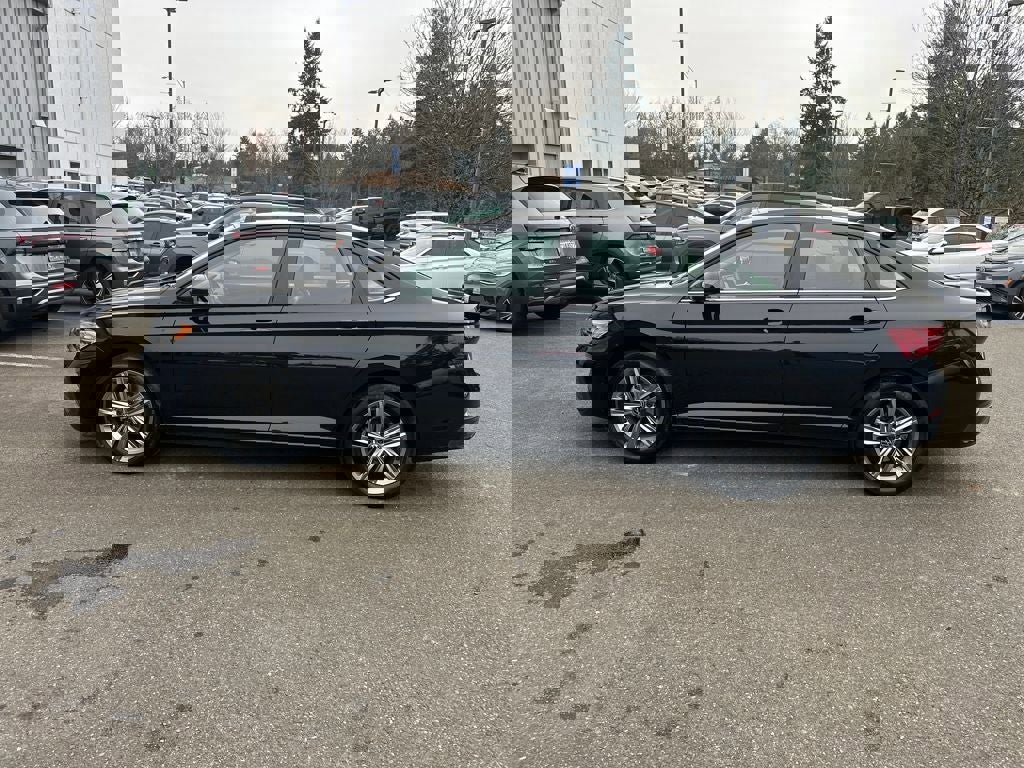 Certified 2024 Volkswagen Jetta SE image 6