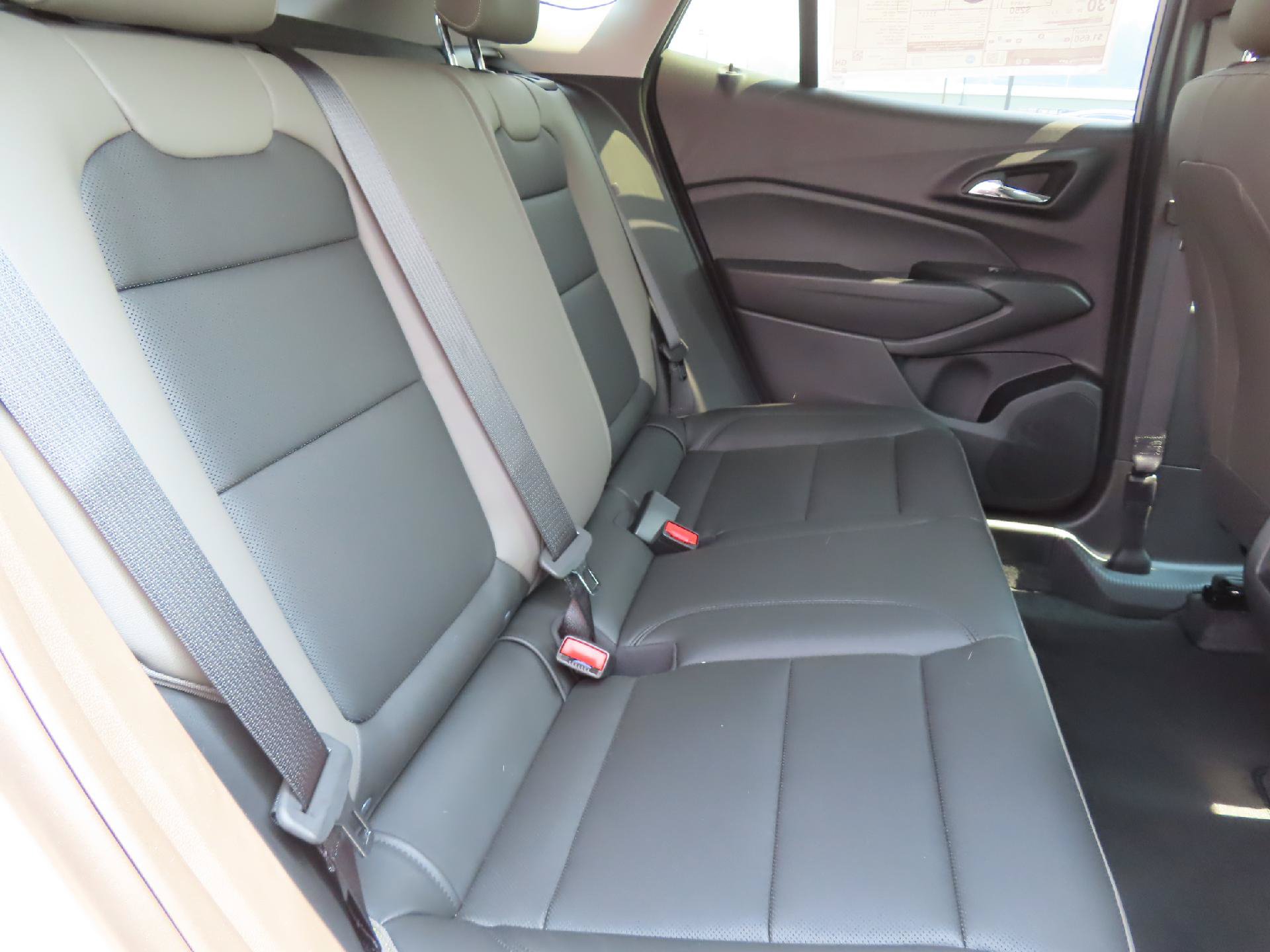 New 2026 Chevrolet Trax ACTIV w/ Driver Confidence Package FWD image 38