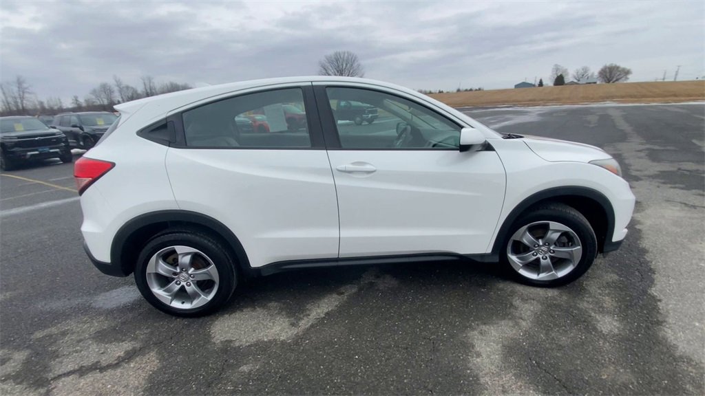 Used 2018 Honda HR-V LX image 9