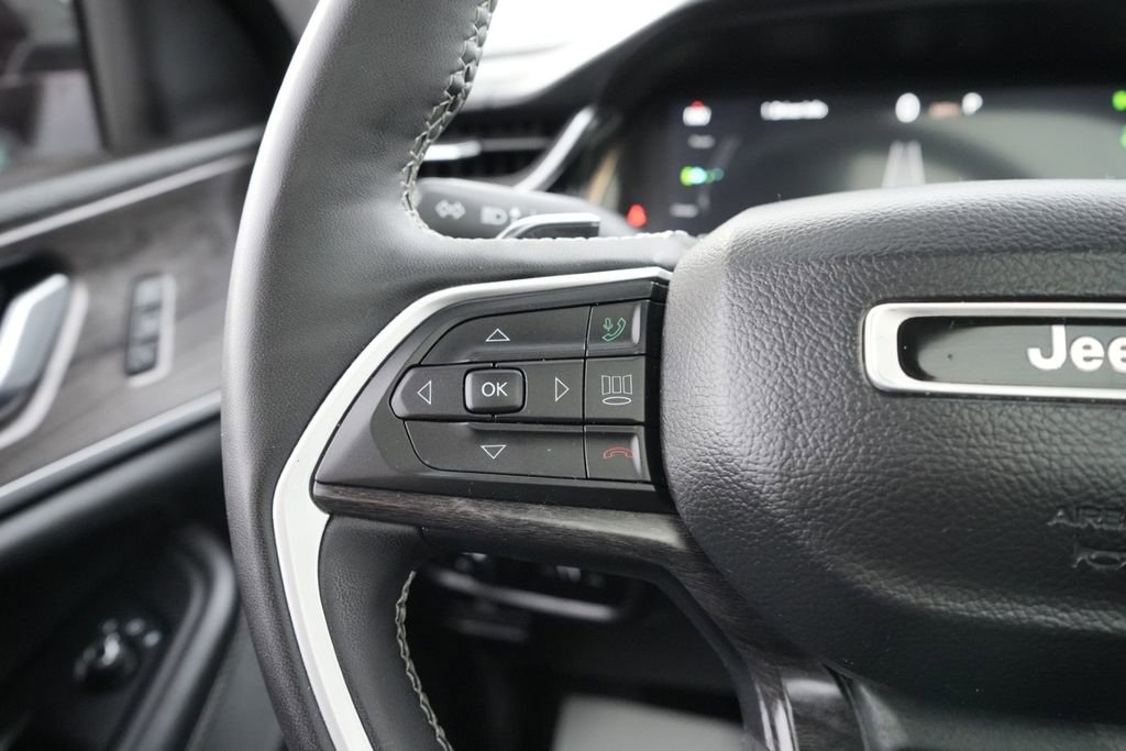 Used 2022 Jeep Grand Cherokee Limited 4xe image 32