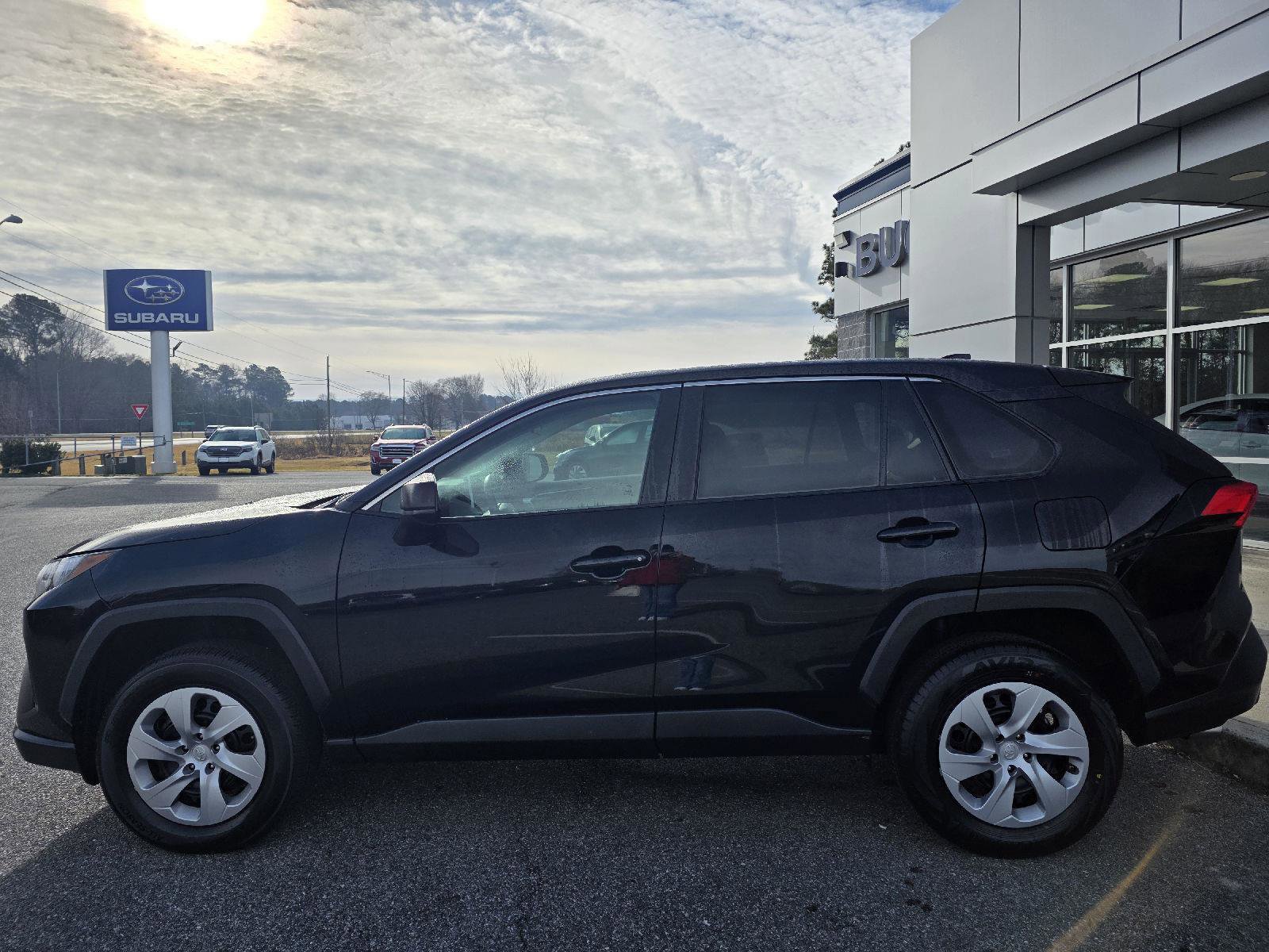 Used 2024 Toyota RAV4 LE image 8