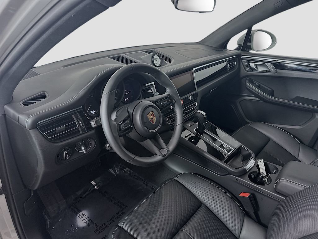 New 2026 Porsche Macan Turbo AWD/4WD image 4