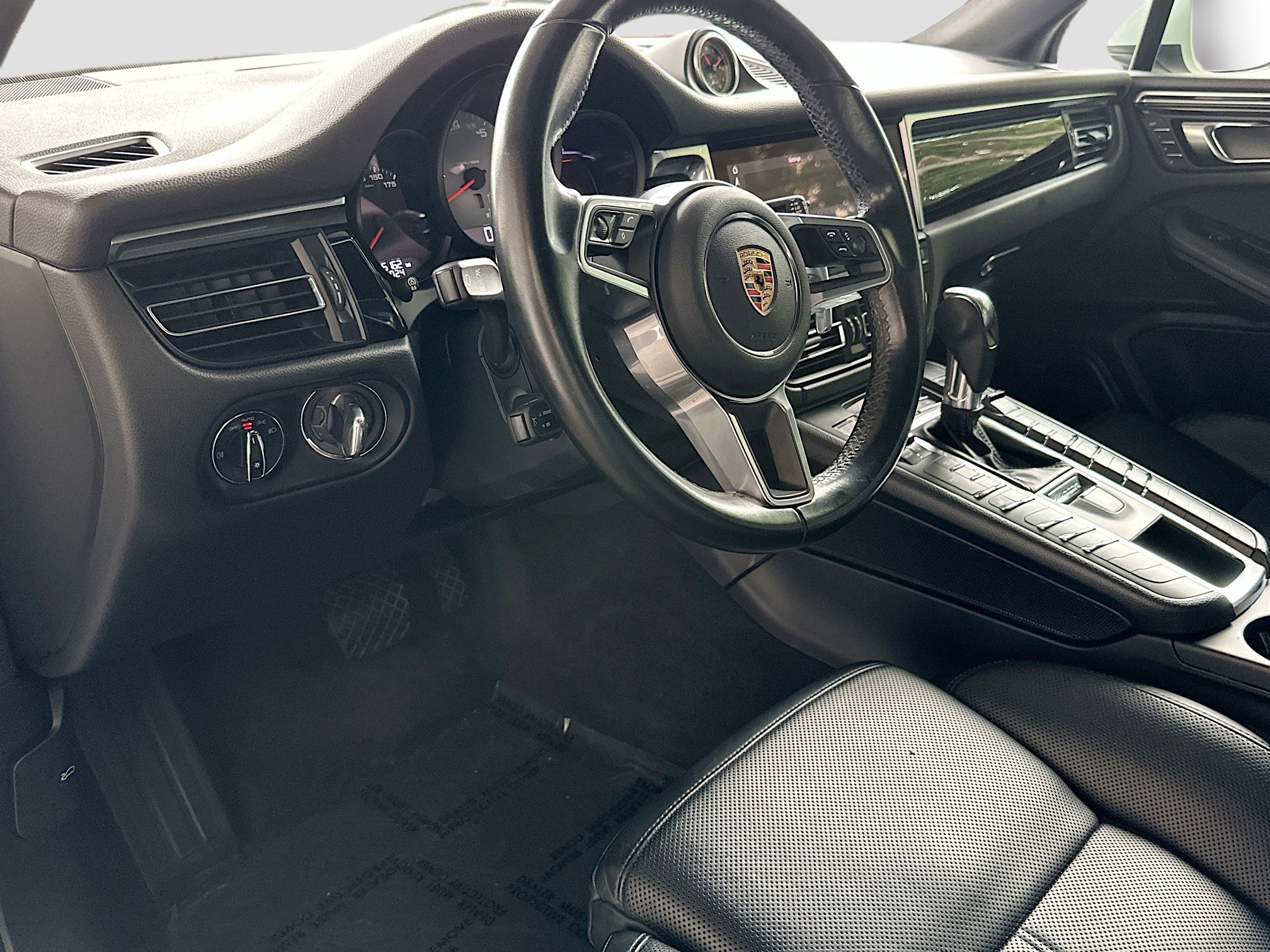 Used 2020 Porsche Macan S image 9