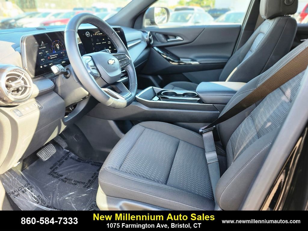 Used 2025 Chevrolet Equinox LT image 18