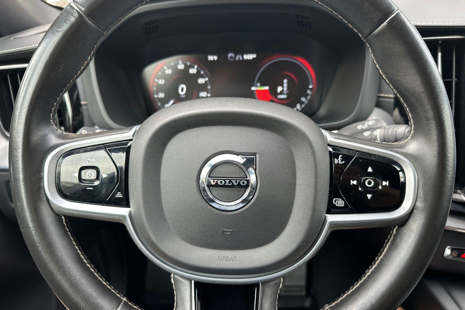 Used 2021 Volvo XC60 T8 R-Design w/ Advanced Package AWD/4WD image 28