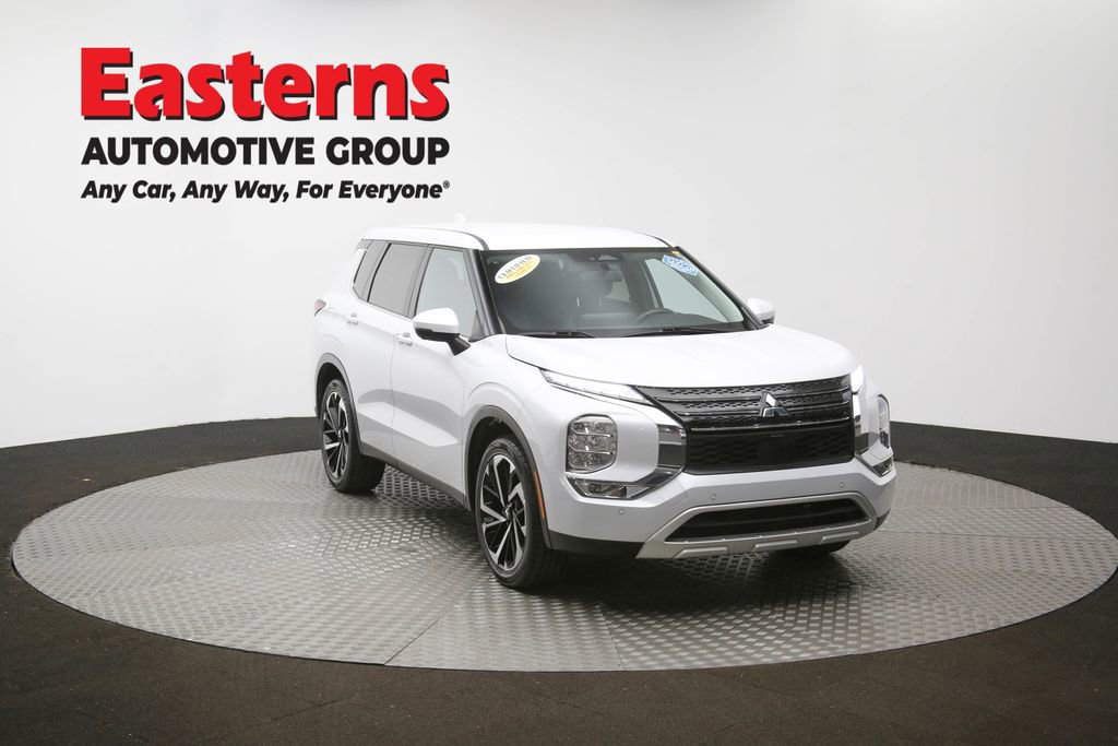 Used 2024 Mitsubishi Outlander SE image 51
