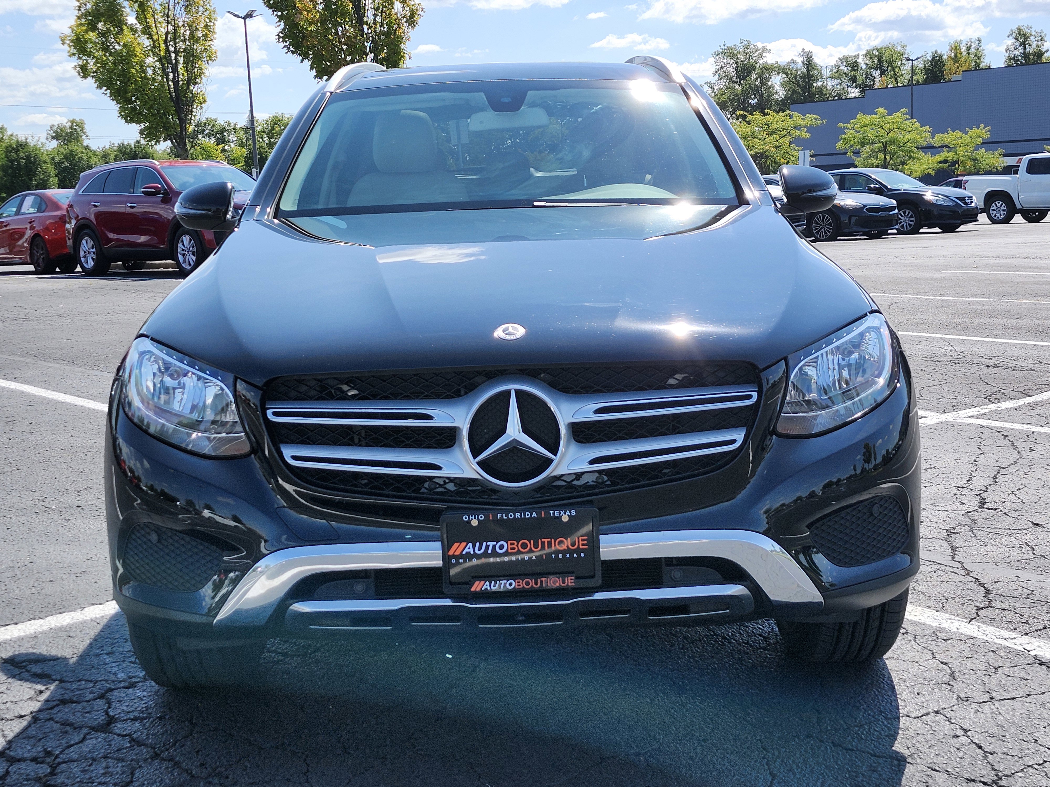 Used 2018 Mercedes-Benz GLC 300 4MATIC w/ Premium Package image 3
