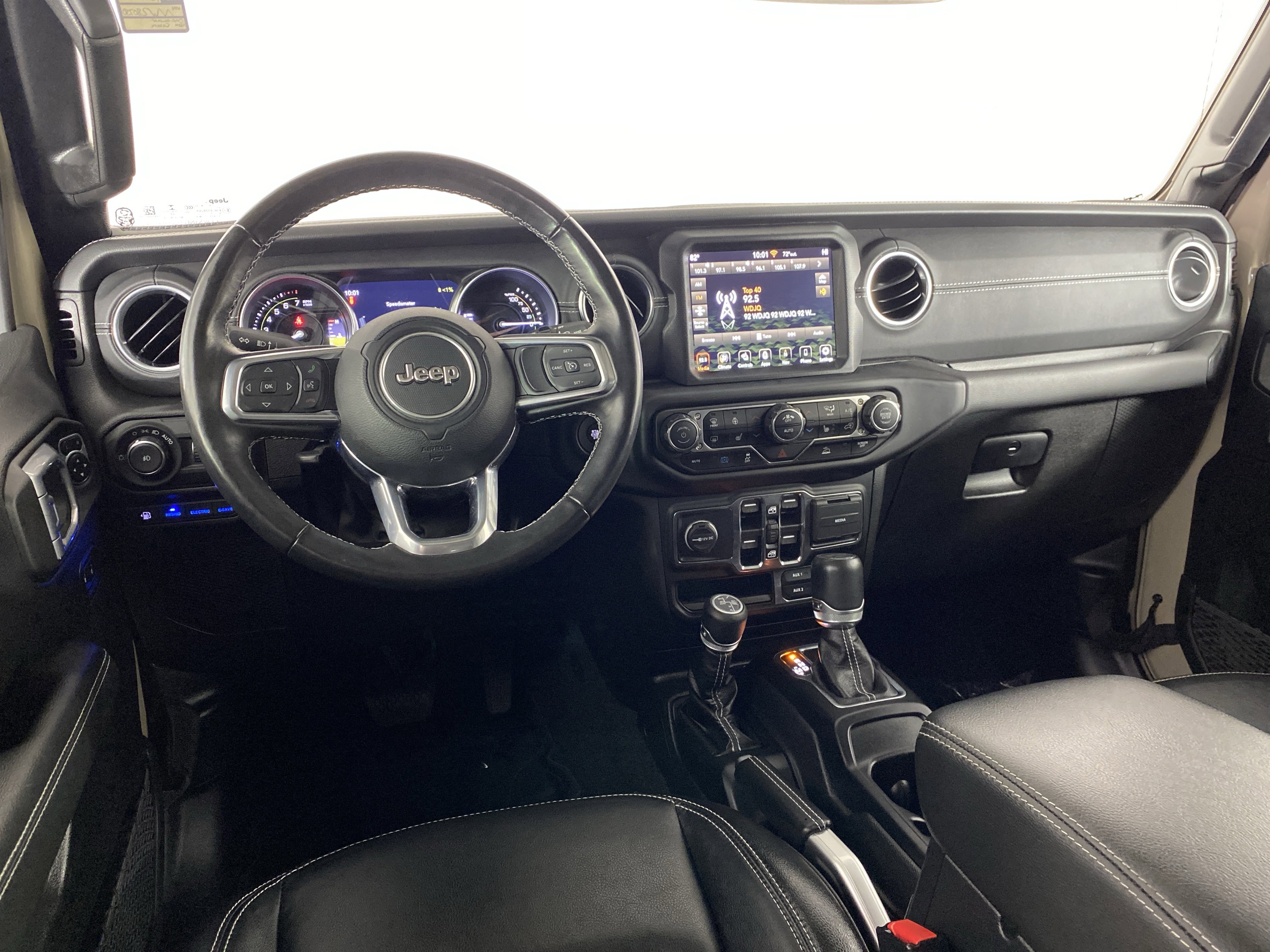 Used 2022 Jeep Wrangler Unlimited Sahara w/ Cold Weather Group image 20