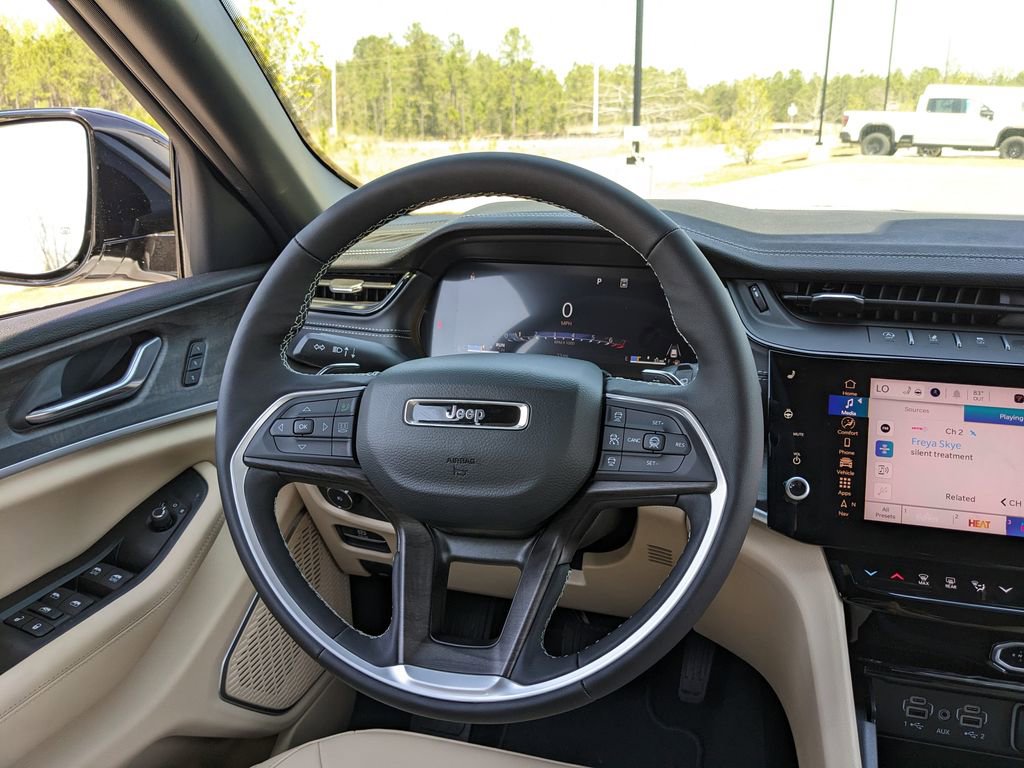 New 2026 Jeep Grand Cherokee Limited RWD image 25