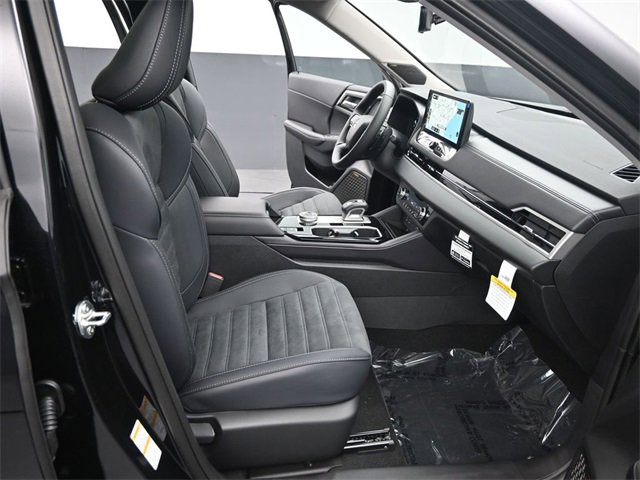 New 2025 Mitsubishi Outlander SE image 17