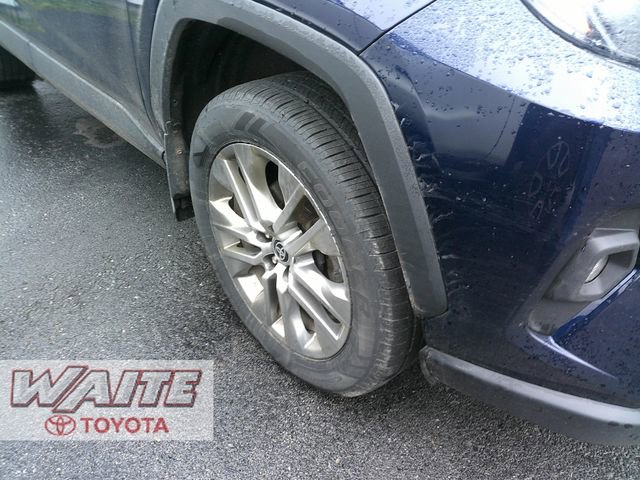 Used 2023 Toyota RAV4 XLE Premium image 6