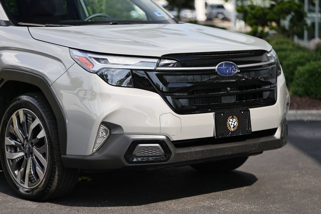 Used 2025 Subaru Forester Touring AWD/4WD image 2