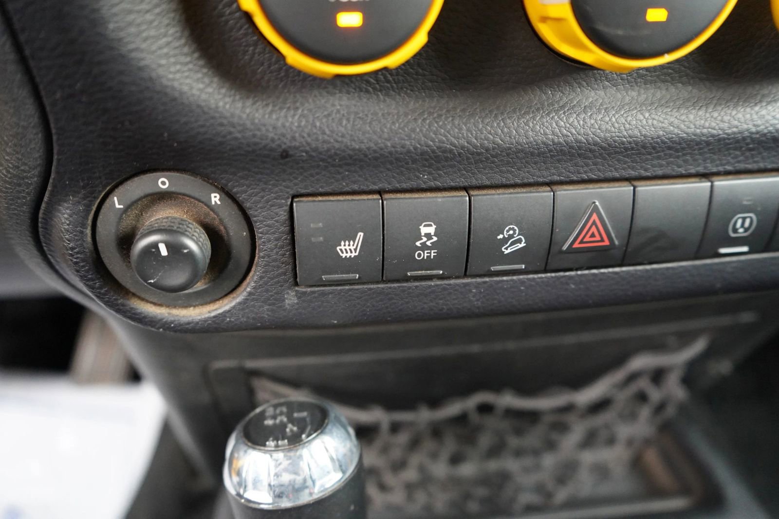 Used 2015 Jeep Wrangler Rubicon w/ Power Convenience Group image 14