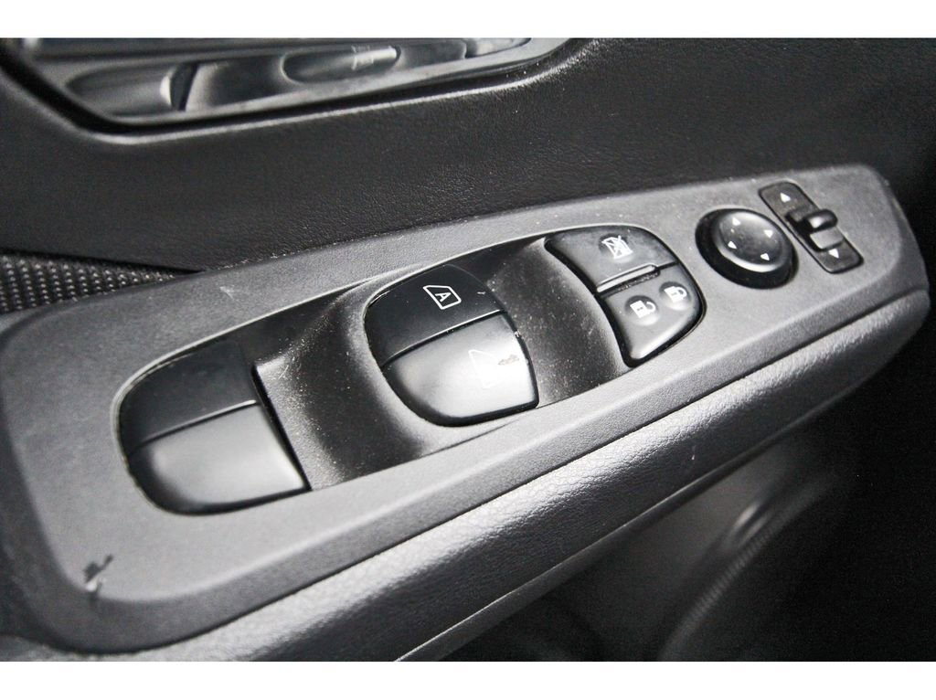 Used 2024 Nissan Kicks SV image 15