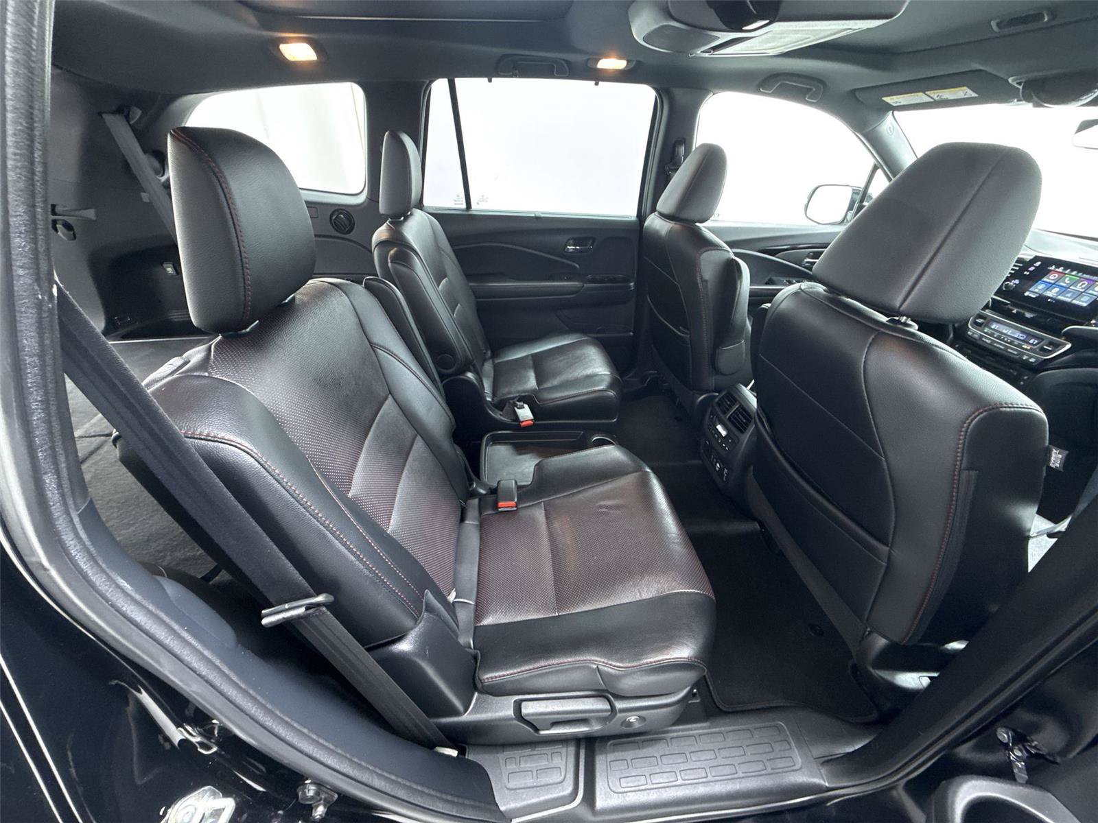 Used 2020 Honda Pilot Black Edition image 33