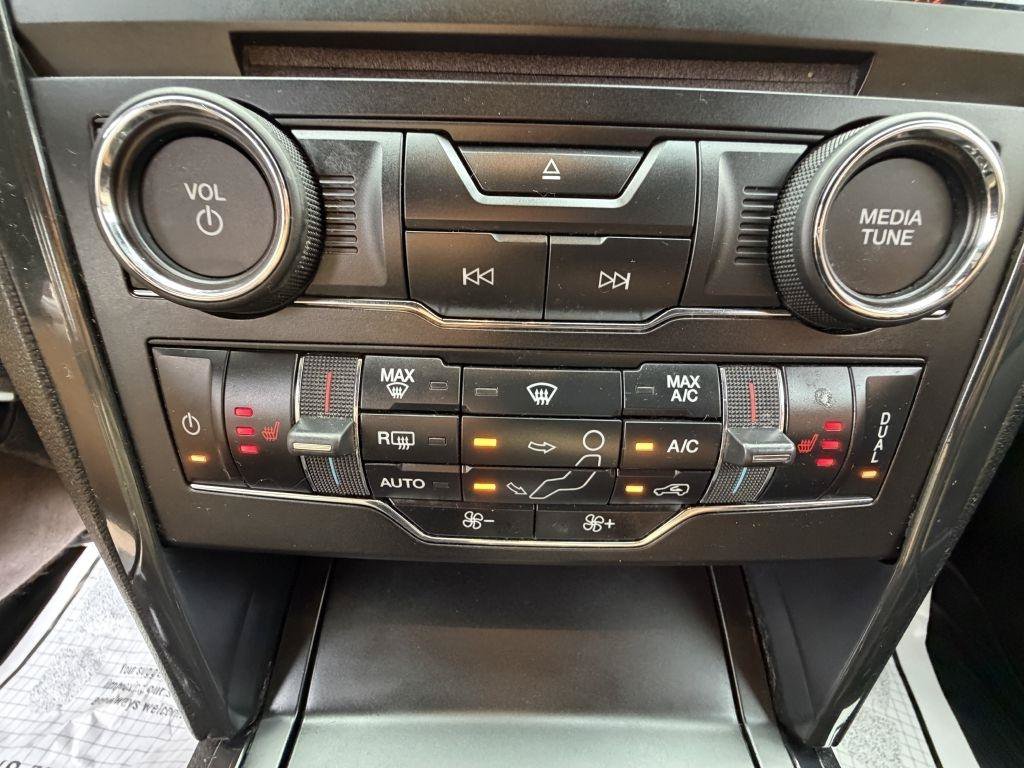 Used 2018 Ford Explorer XLT w/ Equipment Group 202A AWD/4WD image 28
