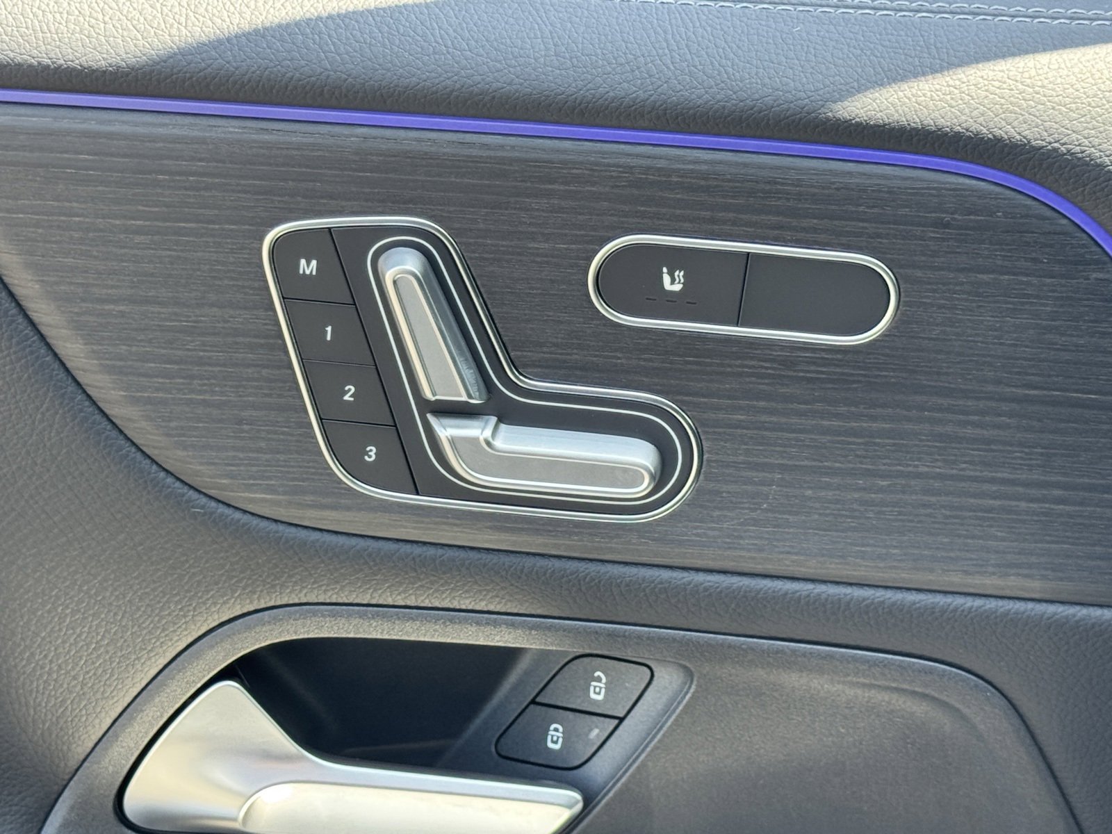 New 2026 Mercedes-Benz GLB 250 image 18