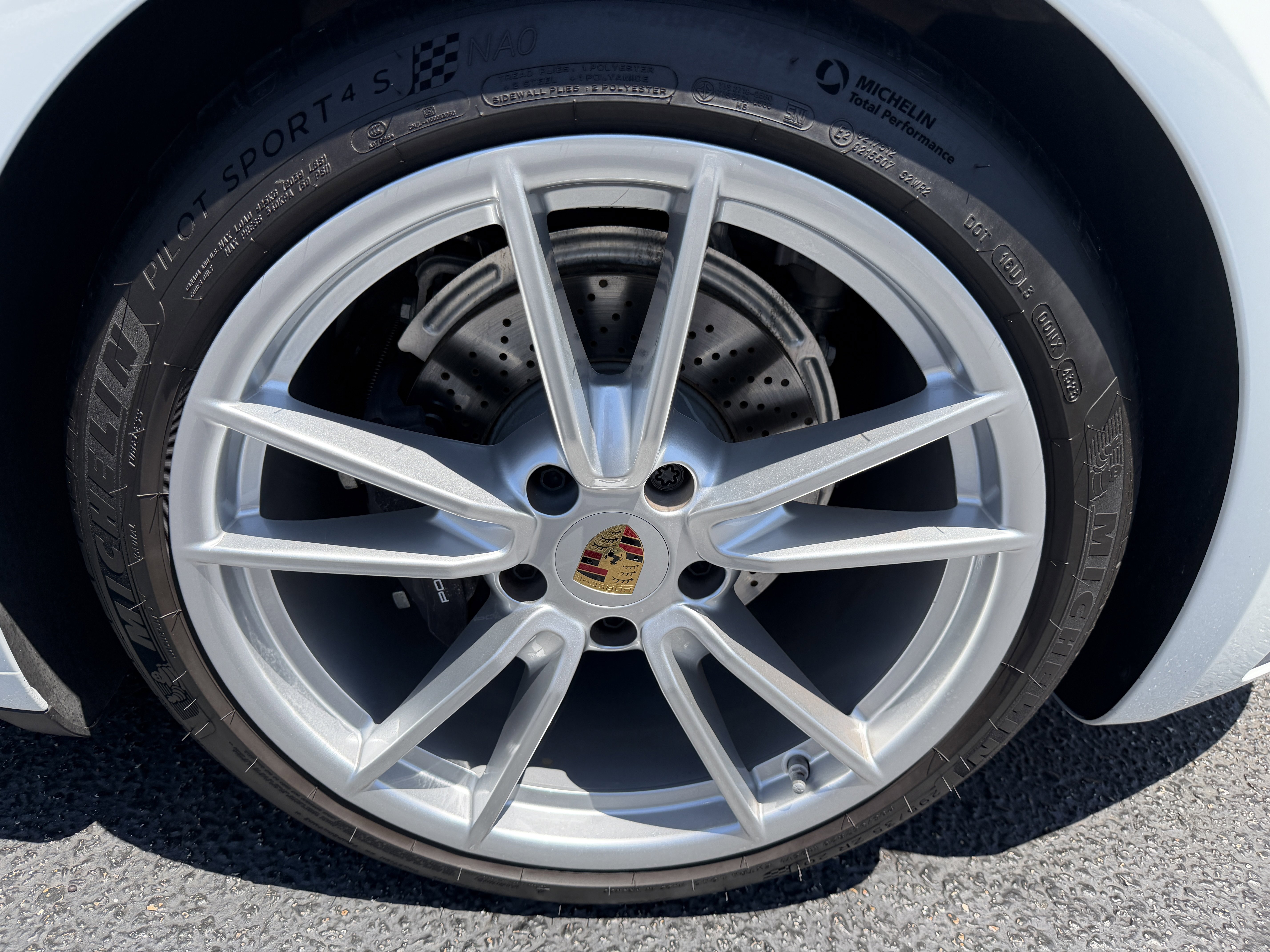 Certified 2024 Porsche 911 Carrera 4 AWD/4WD image 9