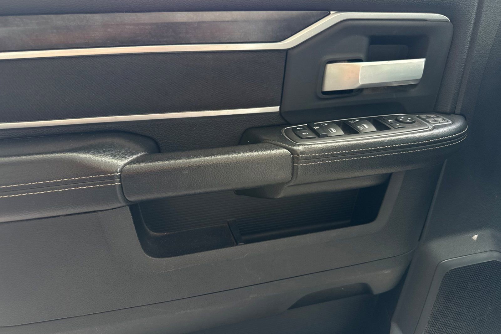 Used 2024 RAM 3500 Big Horn image 12