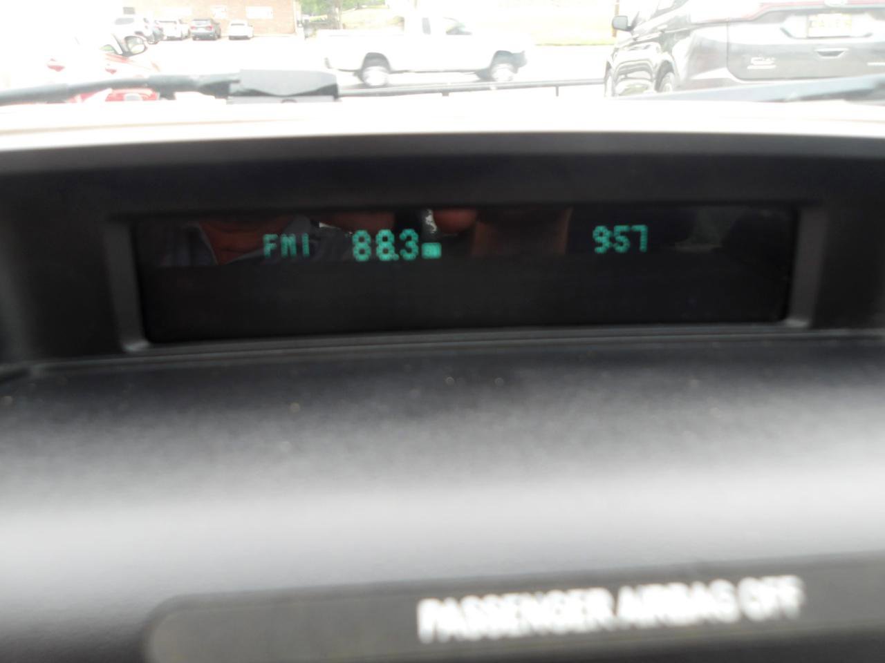 Used 2011 Ford Escape XLS w/ 102A Rapid Spec Order Code FWD image 22