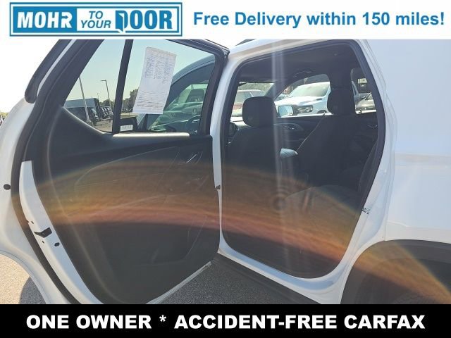 Used 2023 Chevrolet Traverse LT image 36