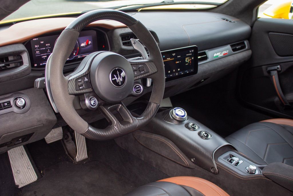 Used 2022 Maserati MC20 Coupe image 12