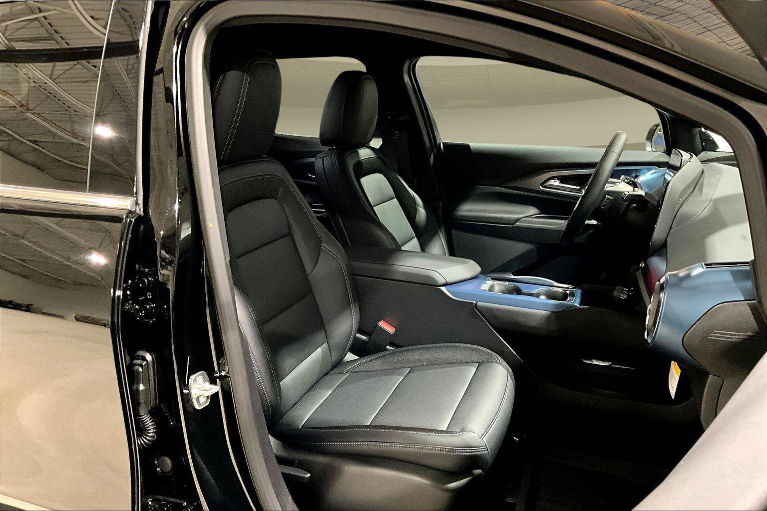 New 2026 Chevrolet Equinox EV LT image 10