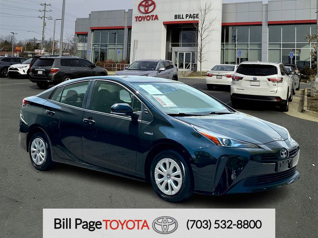 Used 2022 Toyota Prius LE image 1