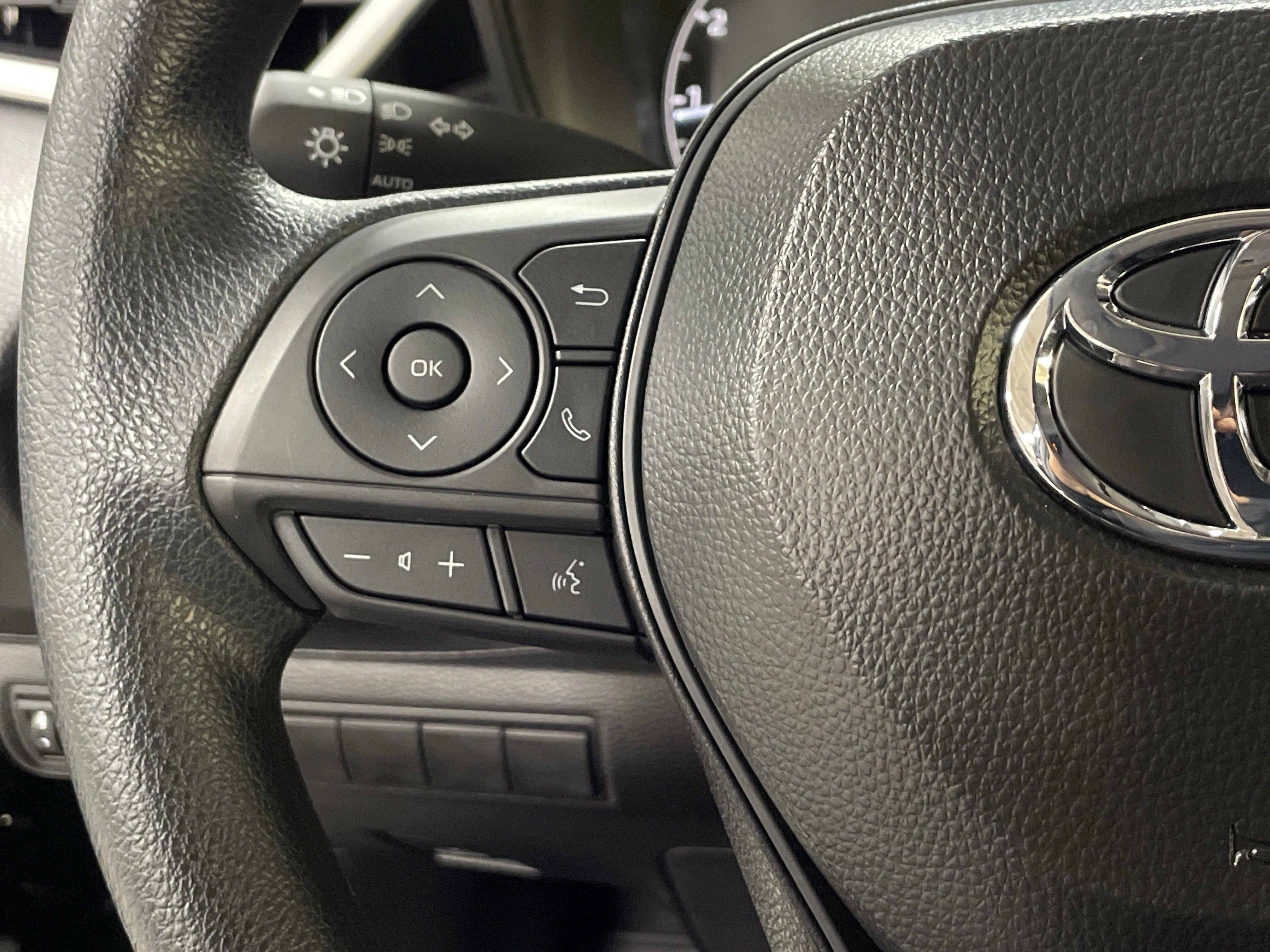 Used 2025 Toyota Corolla LE image 19