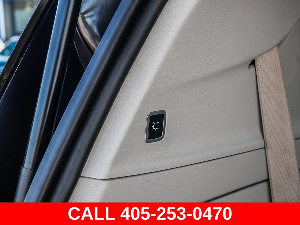 Used 2021 Chrysler Pacifica Touring-L FWD image 79