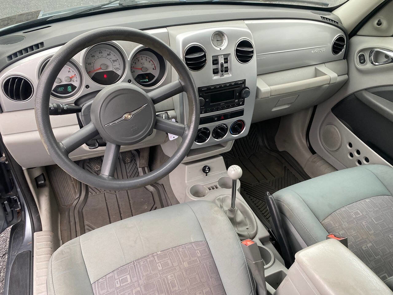 Used 2009 Chrysler PT Cruiser FWD image 16