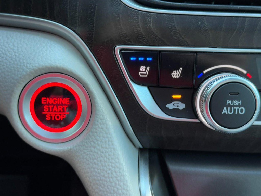 Used 2018 Honda Accord Touring image 24