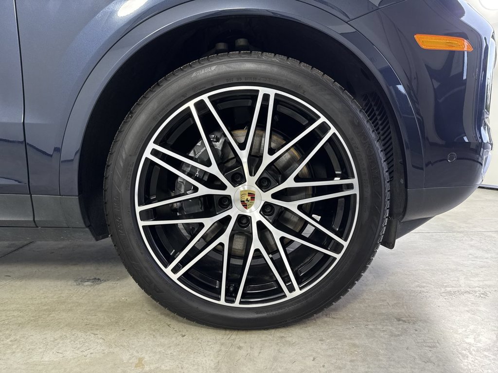 Certified 2024 Porsche Cayenne Coupe AWD/4WD image 15
