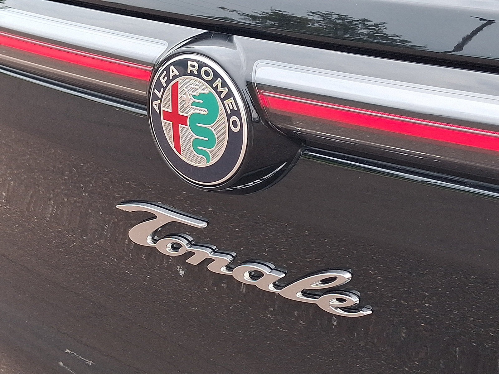 Used 2024 Alfa Romeo Tonale Ti AWD/4WD image 32