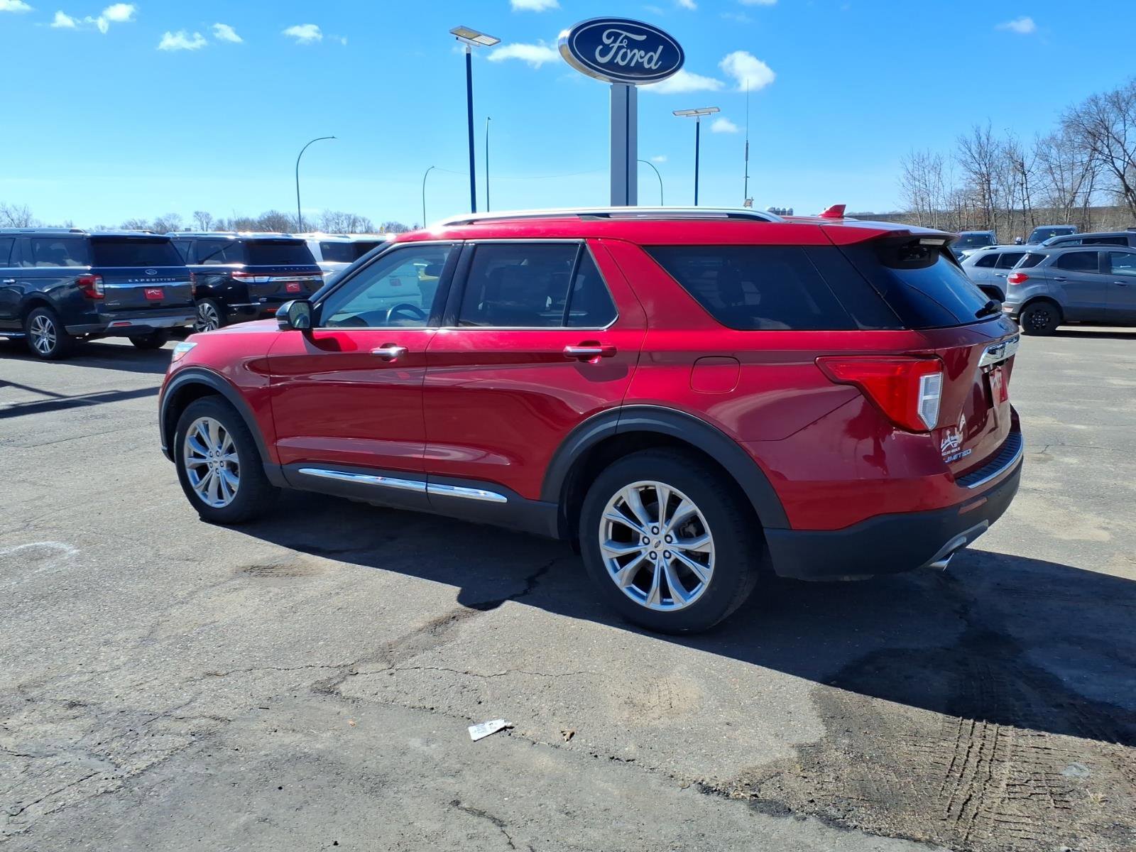 Certified 2020 Ford Explorer Limited AWD/4WD image 3