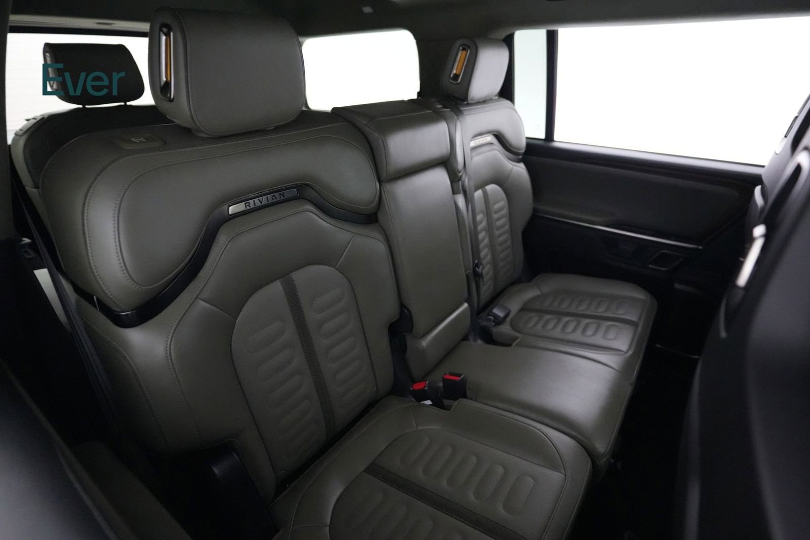 Used 2024 Rivian R1S Adventure AWD/4WD image 5